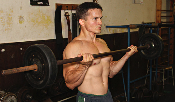 bicepsové zdvihy